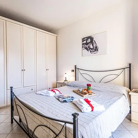 La Casa Di Paola - Happy